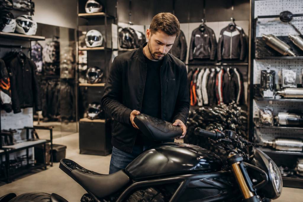 Accessoires et pieces moto : comment choisir les meilleurs produits pour votre machine